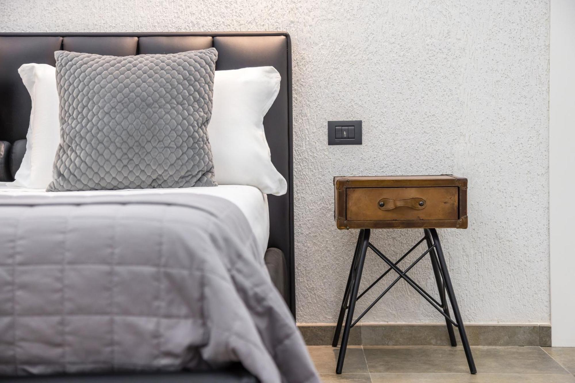 Palazzo Mormando - Industrial Apartment Napoli Dış mekan fotoğraf